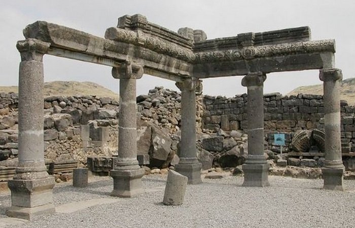 Древние проклятие: город Коразим. / Фото: listverse.com Древние проклятие: город Коразим. / Фото: listverse.com