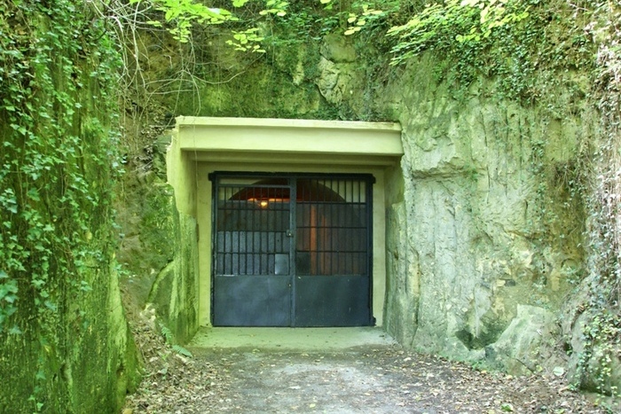 Пещеры Маастрихта: таинственный вход. Пещеры Маастрихта: таинственный вход.