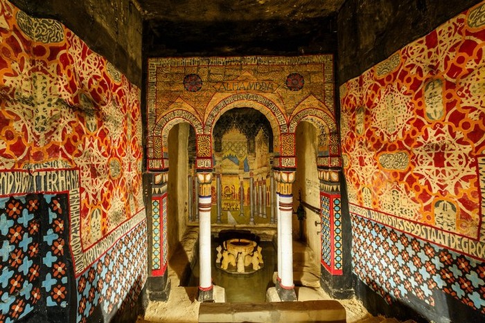 Пещеры Маастрихта: точная копия Альгамбры. Пещеры Маастрихта: точная копия Альгамбры.