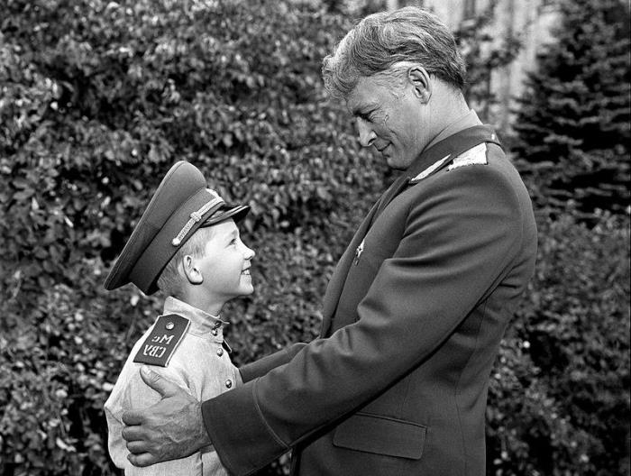 Кадр из фильма *Офицеры*, 1971 | Фото: photosflowery.ru Кадр из фильма *Офицеры*, 1971 | Фото: photosflowery.ru