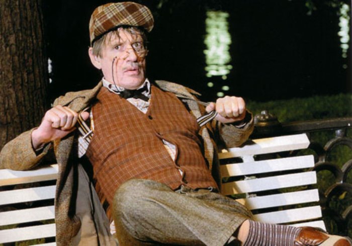 Александр Абдулов в фильме *Мастер и Маргарита*, 2005 | Фото: kino-teatr.ru Александр Абдулов в фильме *Мастер и Маргарита*, 2005 | Фото: kino-teatr.ru