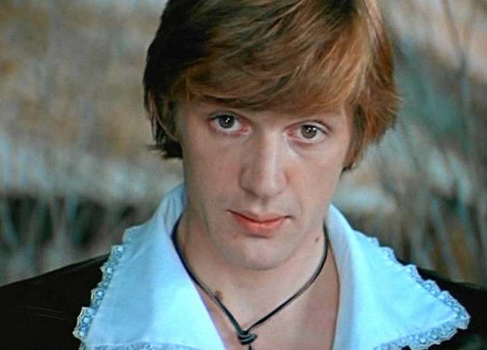 Александр Абдулов в фильме *Обыкновенное чудо*, 1978 | Фото: kino-teatr.ru Александр Абдулов в фильме *Обыкновенное чудо*, 1978 | Фото: kino-teatr.ru