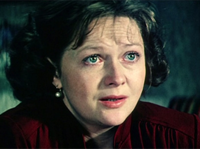 Наталья Гундарева в фильме *Одиноким предоставляется общежитие*, 1983 | Фото: kino-teatr.ru Наталья Гундарева в фильме *Одиноким предоставляется общежитие*, 1983 | Фото: kino-teatr.ru