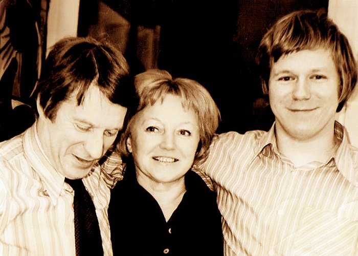 Колосов и Касаткина с сыном. / Фото: kino-teatr.com Колосов и Касаткина с сыном. / Фото: kino-teatr.com