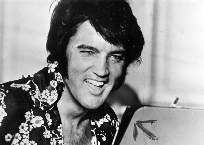 Этот бесшабашный Элвис. / Фото: realclearlife.com Этот бесшабашный Элвис. / Фото: realclearlife.com