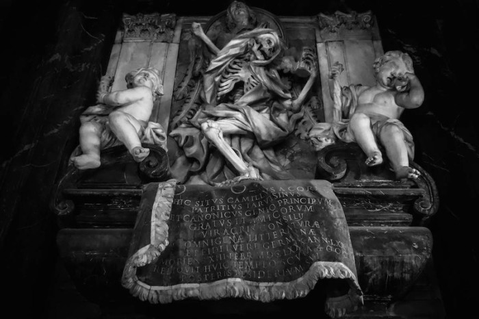 Церковь Джезу э Мария. Мемориал Камилло дель Корно работы Доменико Гвиди. | Фото: atlasobscura.com. Церковь Джезу э Мария. Мемориал Камилло дель Корно работы Доменико Гвиди. | Фото: atlasobscura.com.