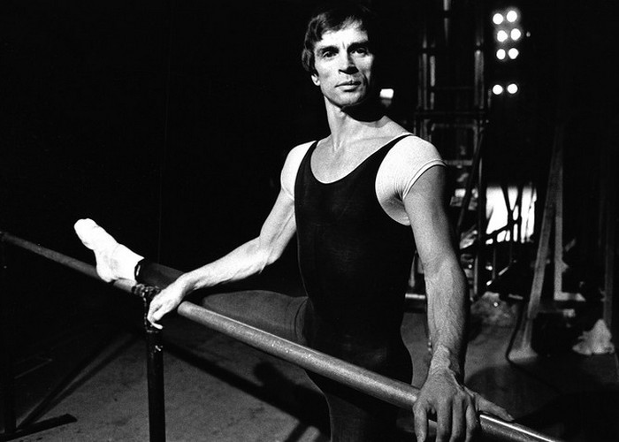 Нуреев у станка. / Фото: vespig.wordpress.com Нуреев у станка. / Фото: vespig.wordpress.com