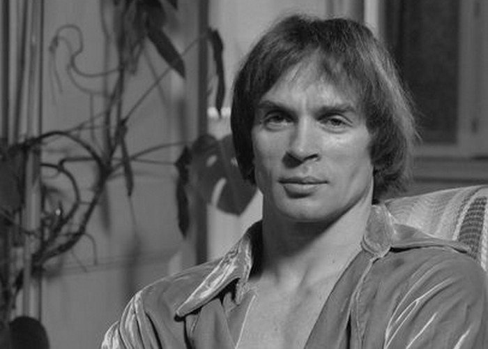 Рудольф Нуреев – великий артист балета ./ Фото: funik.ru Рудольф Нуреев – великий артист балета ./ Фото: funik.ru