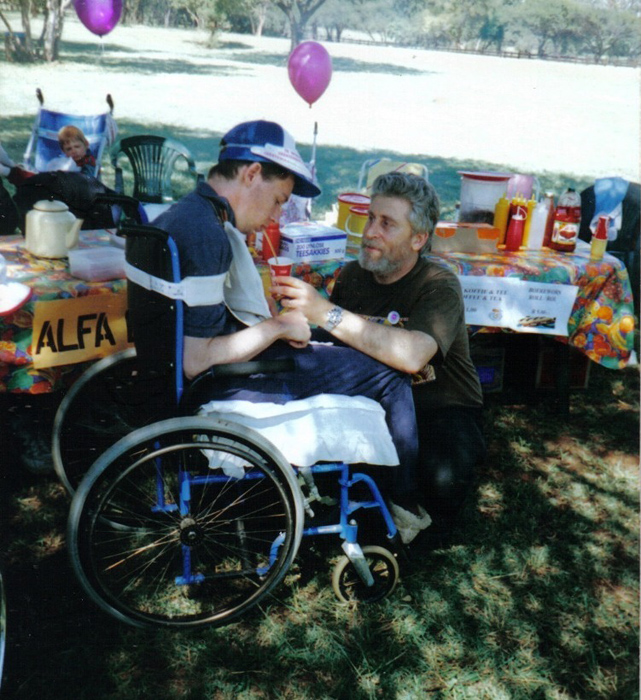 Мартин со своим отцом на одном из праздников.