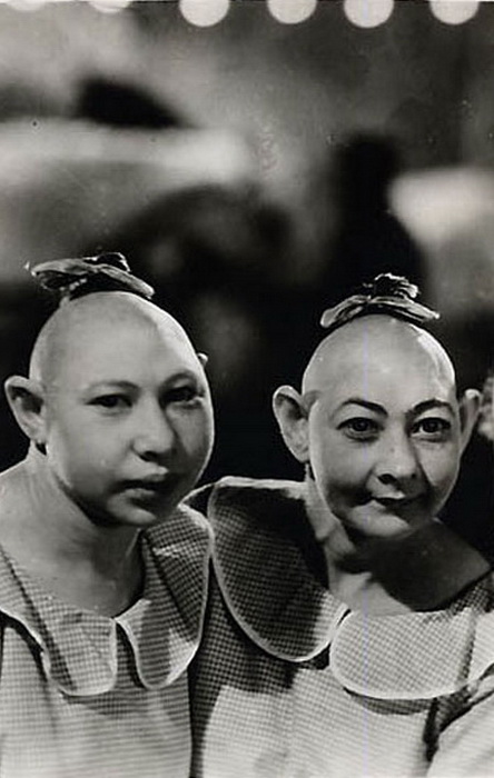 Фото сестер Сноу Фото сестер Сноу