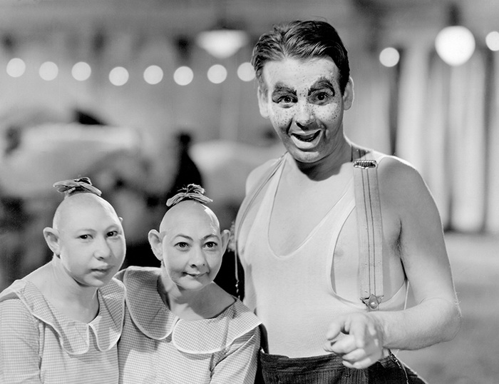 Дженни Ли и Эльвира Сноу Дженни Ли и Эльвира Сноу