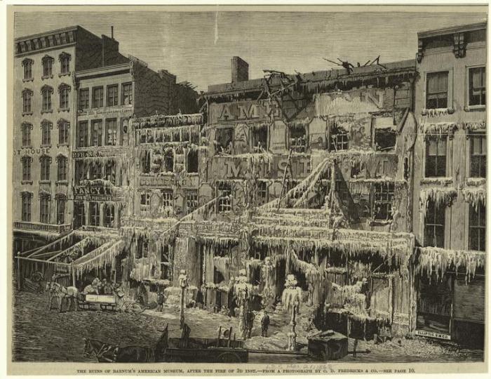 Полностью разрушенное здание музея Полностью разрушенное здание музея