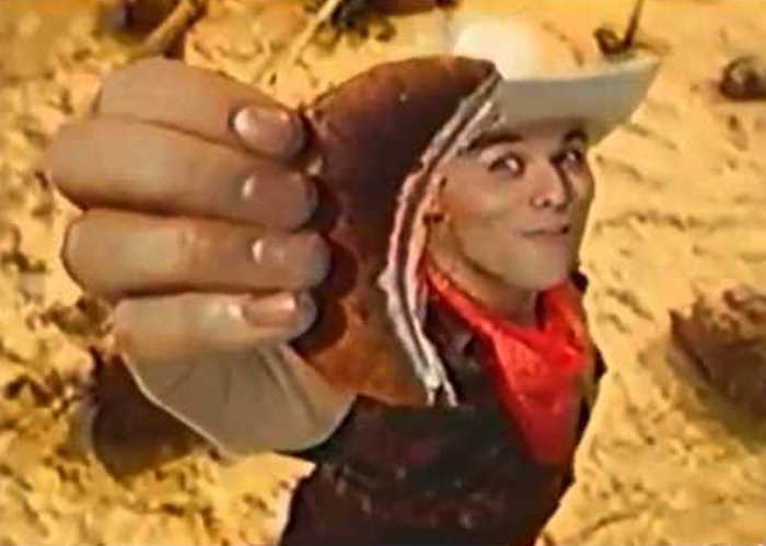 Максим Аверин в рекламе 1990-х гг. | Фото: gnti.ru Максим Аверин в рекламе 1990-х гг. | Фото: gnti.ru