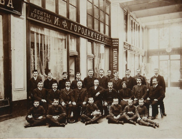 Групповой снимок персонала компании И.Ф. Городничев. Групповой снимок персонала компании И.Ф. Городничев.