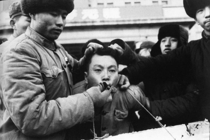 Экзекуция над профессором из университета. Экзекуция над профессором из университета.