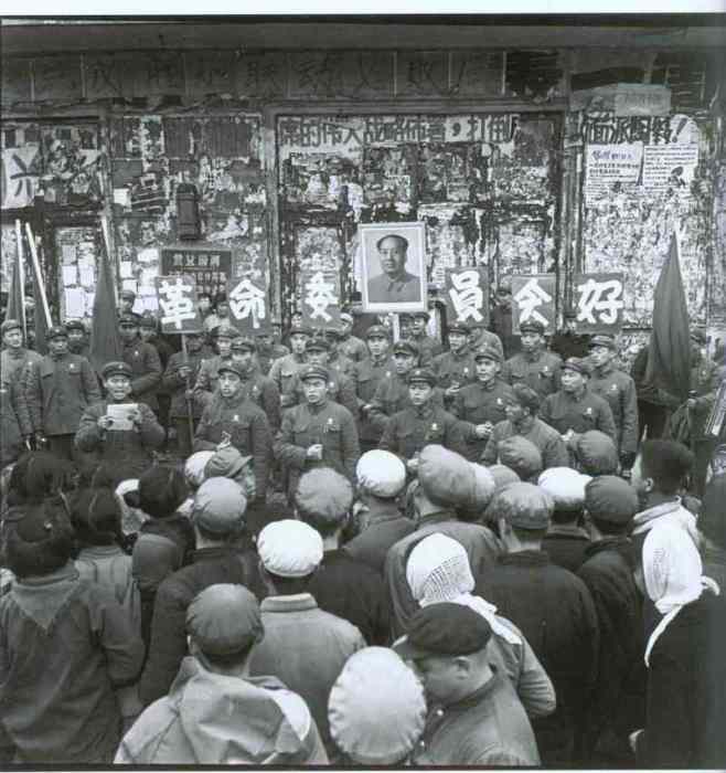 Пропагандистская группа в Индустриальном университете Харбина. Пропагандистская группа в Индустриальном университете Харбина.