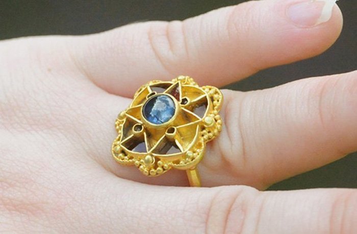 Кольцо с сапфиром. Кольцо с сапфиром.