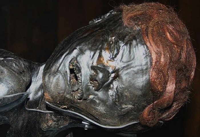 Торфяной человек из Гроболла. Торфяной человек из Гроболла.
