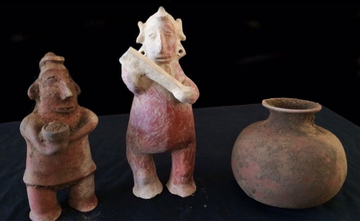 Ритуальный кувшин из гробницы в Колиме. Ритуальный кувшин из гробницы в Колиме.