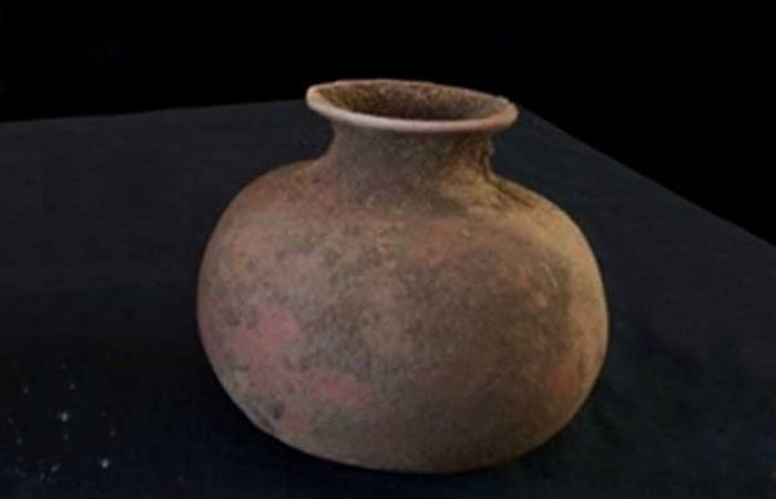 Статуэтка мужчины с топором из гробницы в Колиме. Статуэтка мужчины с топором из гробницы в Колиме.