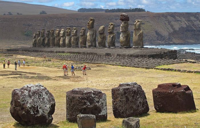 Самые известные моаи. Самые известные моаи.