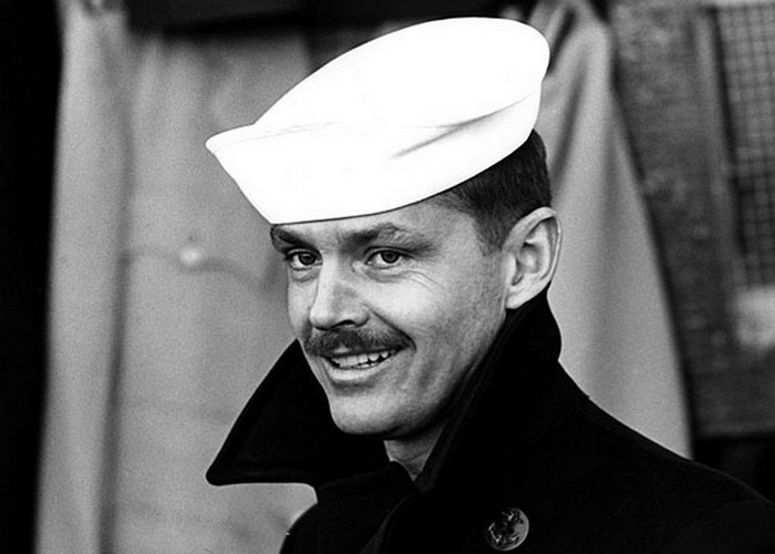 Кадр из фильма «Последний наряд»./фото: hd-kino.net Кадр из фильма «Последний наряд»./фото: hd-kino.net