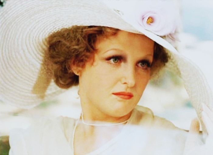 Елена Соловей в фильме *Раба любви*, 1975 | Фото: kino-teatr.net Елена Соловей в фильме *Раба любви*, 1975 | Фото: kino-teatr.net