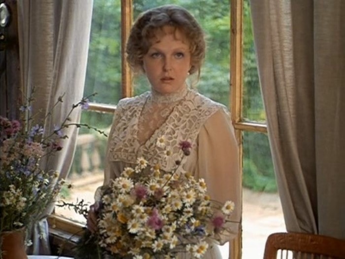 Елена Соловей в фильме *Неоконченная пьеса для механического пианино*, 1976 | Фото: world-art.ru Елена Соловей в фильме *Неоконченная пьеса для механического пианино*, 1976 | Фото: world-art.ru