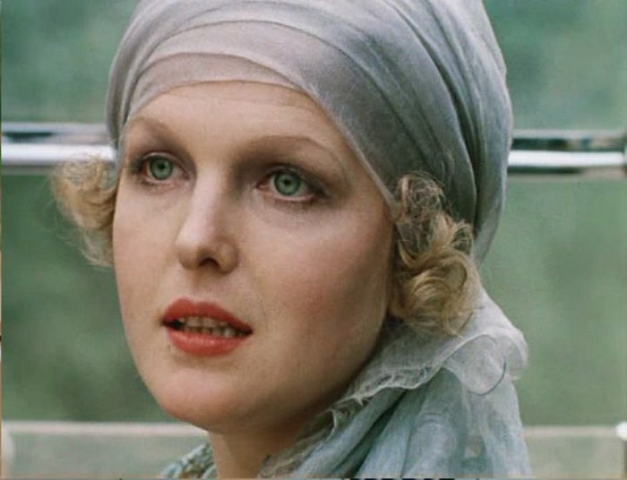 Елена Соловей в фильме *Раба любви*, 1975 | Фото: kino-teatr.ru Елена Соловей в фильме *Раба любви*, 1975 | Фото: kino-teatr.ru