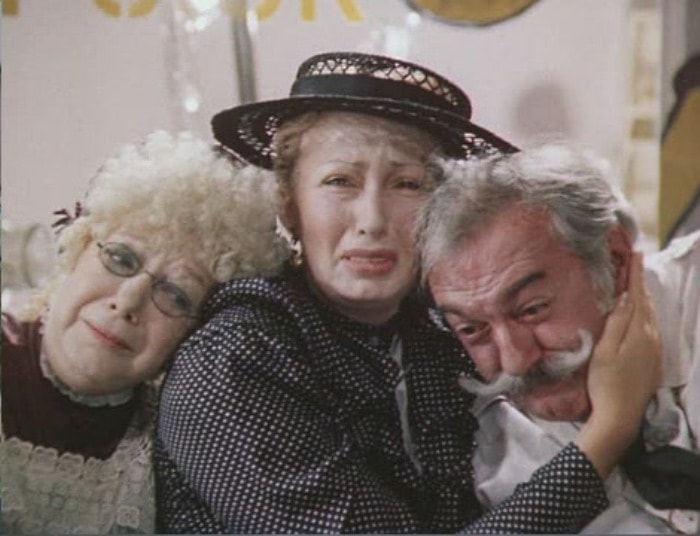 Кадр из фильма *Самая обаятельная и привлекательная*, 1985 | Фото: kino-teatr.ru Кадр из фильма *Самая обаятельная и привлекательная*, 1985 | Фото: kino-teatr.ru