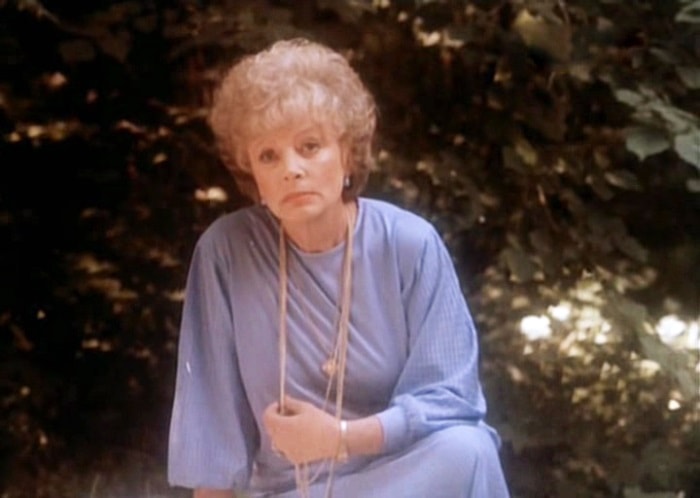 Алла Ларионова в фильме *Запретная зона*, 1988 | Фото: kino-teatr.ru Алла Ларионова в фильме *Запретная зона*, 1988 | Фото: kino-teatr.ru