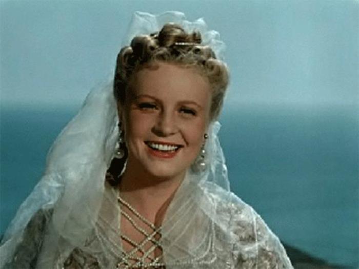 Алла Ларионова в фильме *Двенадцатая ночь*, 1955 | Фото: kino-teatr.ru Алла Ларионова в фильме *Двенадцатая ночь*, 1955 | Фото: kino-teatr.ru