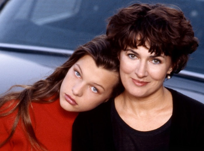 Милла Йовович и ее мать Галина Логинова | Фото: pravda-tv.ru Милла Йовович и ее мать Галина Логинова | Фото: pravda-tv.ru