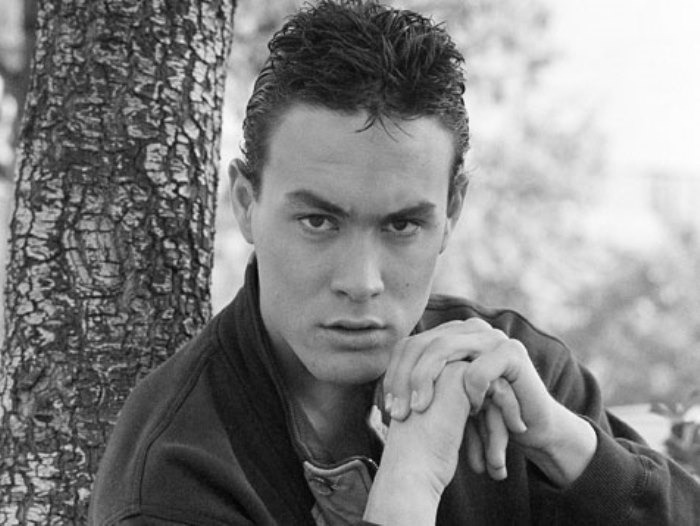 Актер, повторивший судьбу своего отца | Фото: keeno.tv Актер, повторивший судьбу своего отца | Фото: keeno.tv