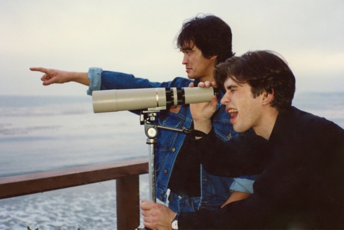 Виктор Цой и Юрий Каспарян в Малибу | Фото: ctv.by Виктор Цой и Юрий Каспарян в Малибу | Фото: ctv.by