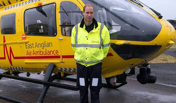 Уильям является пилотом. Уильям является пилотом.