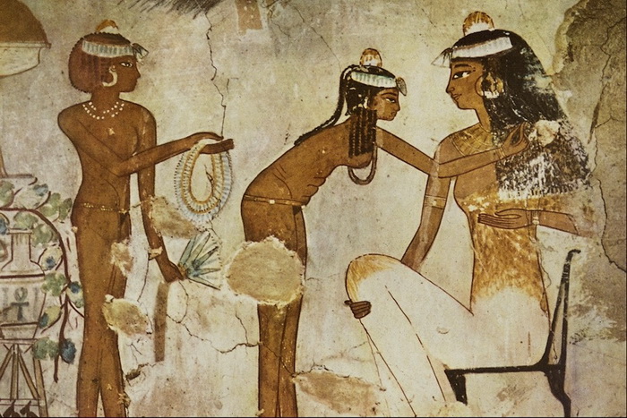 Египетские женщины удаляли волосы для профилактики вшей Египетские женщины удаляли волосы для профилактики вшей