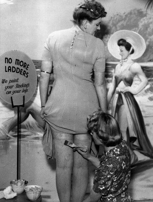 Гладкие ноги закрашивались «под чулки» Гладкие ноги закрашивались «под чулки»