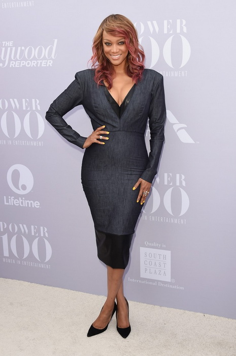 Тайра Бэнкс не считает нужным удалять волосы с ног Тайра Бэнкс не считает нужным удалять волосы с ног