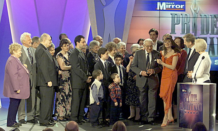 *Дети Уинтона*: во время съемок передачи о спасении еврейских детей *Дети Уинтона*: во время съемок передачи о спасении еврейских детей