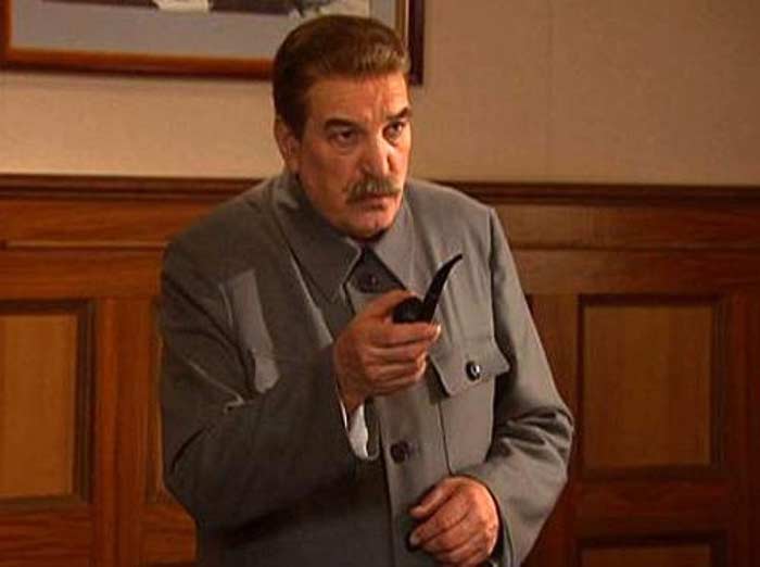 Алексей Петренко. Кадр из х/ф *Вольф Мессинг* Фото: stuki-druki.com Алексей Петренко. Кадр из х/ф *Вольф Мессинг* Фото: stuki-druki.com