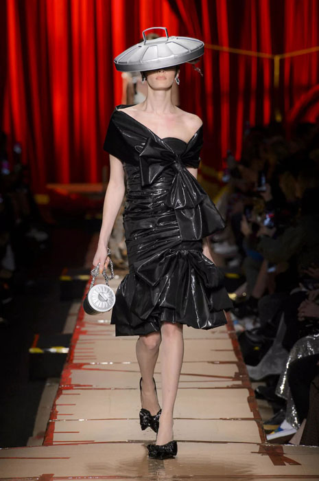 Мусорный шик от Moschino. Мусорный шик от Moschino.