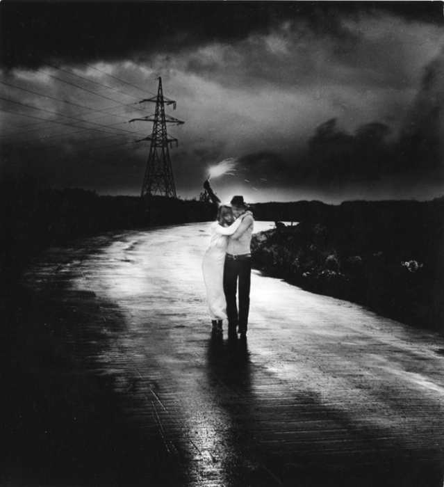 Портретный снимок влюбленной пары. СССР, Москва, 1975 год. Фотограф: Гунара Бинде. Портретный снимок влюбленной пары. СССР, Москва, 1975 год. Фотограф: Гунара Бинде.