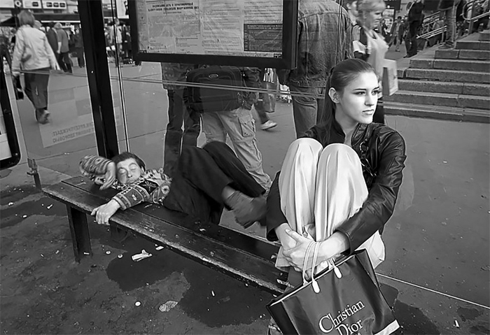 На улице. Фото: Александр Петросян. На улице. Фото: Александр Петросян.