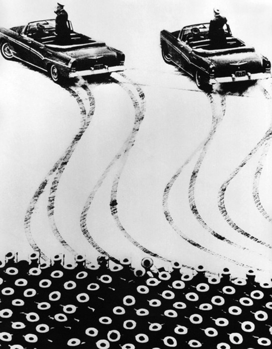 Снимок, сделанный во время репетиции парада на Красной площади. СССР, Москва, 1970 год. Снимок, сделанный во время репетиции парада на Красной площади. СССР, Москва, 1970 год.