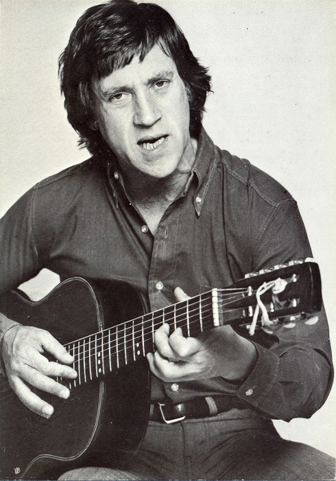 Владимир Высоцкий - поэт, актер и автор-исполнитель песен. | Фото: rmuzikafm.ru. Владимир Высоцкий - поэт, актер и автор-исполнитель песен. | Фото: rmuzikafm.ru.