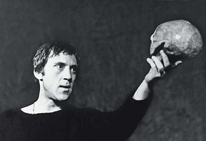 Владимир Высоцкий в роли Гамлета. | Фото: tverigrad.ru. Владимир Высоцкий в роли Гамлета. | Фото: tverigrad.ru.