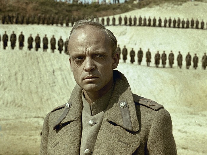 Кадр из к/ф «Бег» (1971). | Фото: cdn.tvc.ru. Кадр из к/ф «Бег» (1971). | Фото: cdn.tvc.ru.