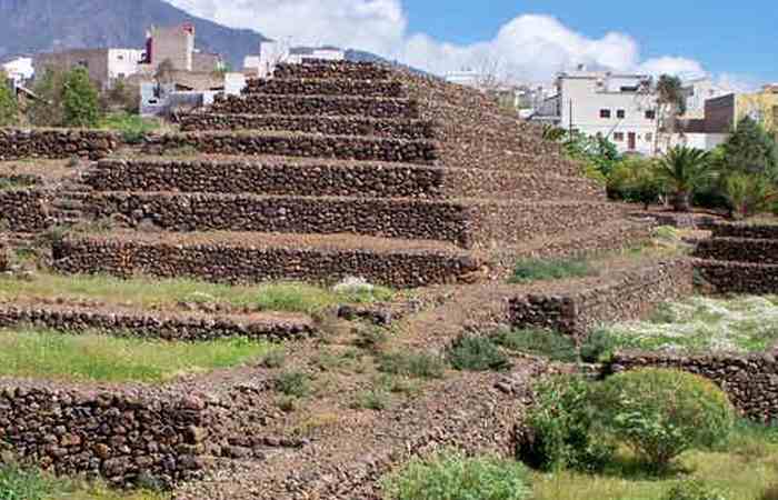 Пирамиды на Тенерифе (Канарские острова). Пирамиды на Тенерифе (Канарские острова).
