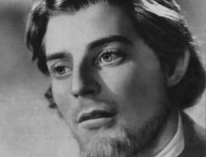 Жерар Филип в роли князя Мышкина в фильме *Идиот*, 1946 | Фото: kino-teatr.ru Жерар Филип в роли князя Мышкина в фильме *Идиот*, 1946 | Фото: kino-teatr.ru